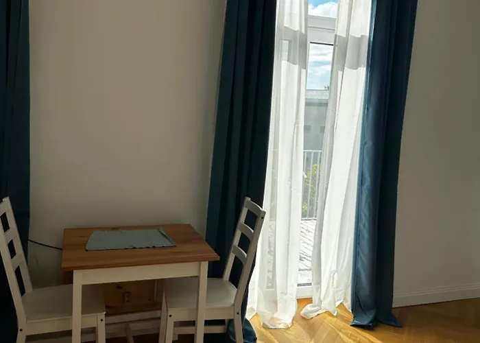 アパート Altbaujuwel Mit Terrasse, 15 ウィーン